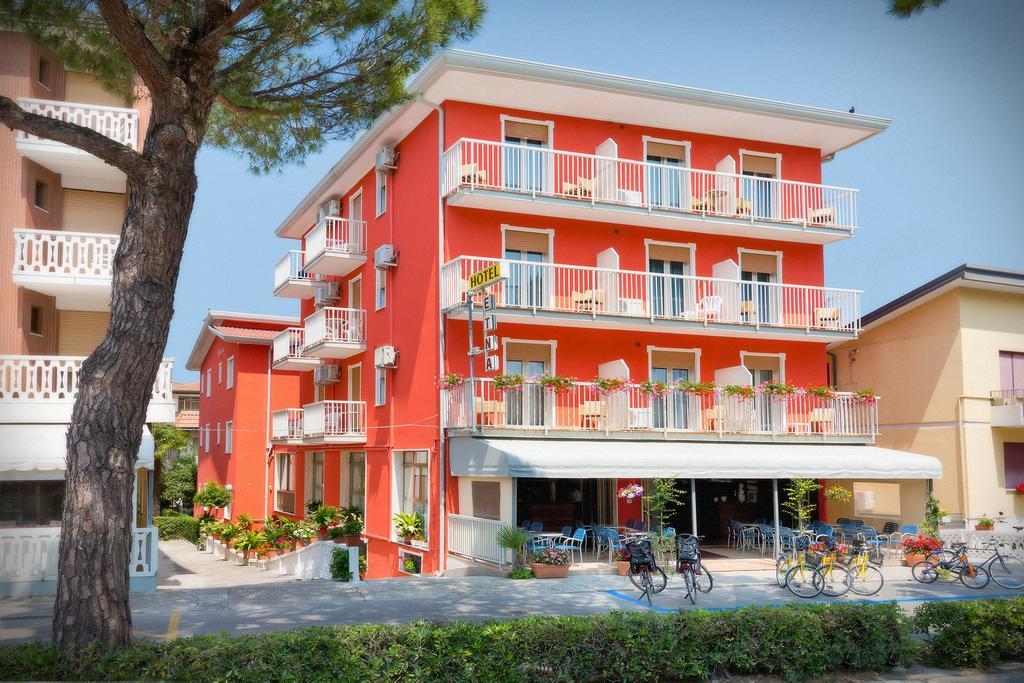 Hotel Etna Caorle Exterior photo