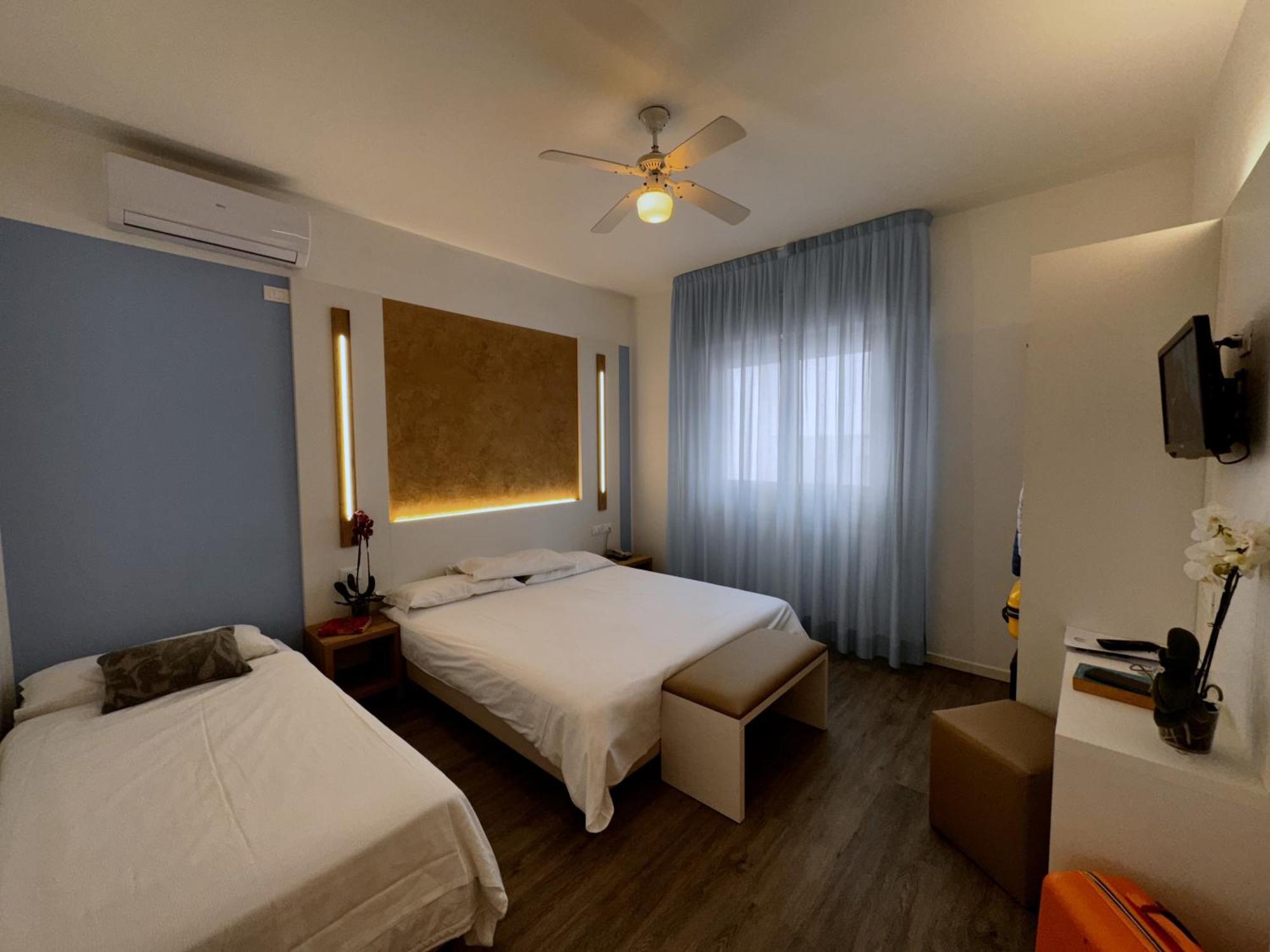 Hotel Etna Caorle Exterior photo