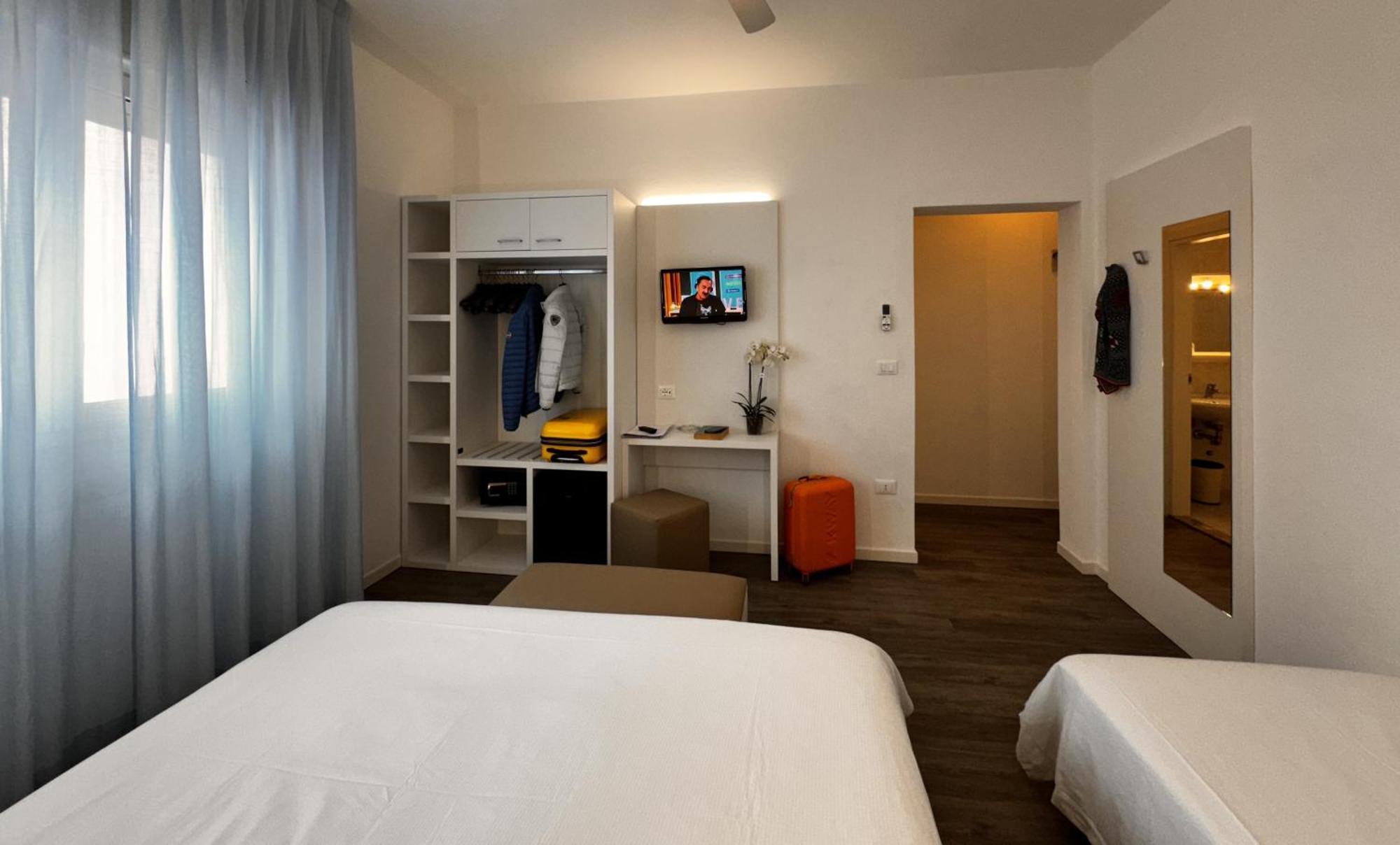 Hotel Etna Caorle Exterior photo